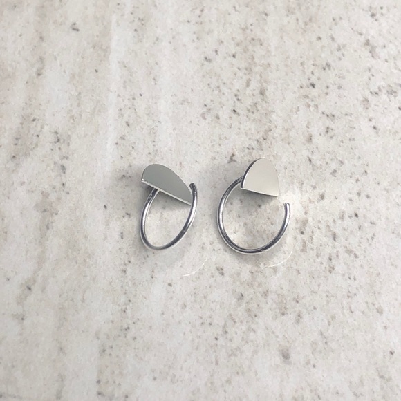 925 Sterling Silver Semi Circle Ear Hugger Earring - Picture 3 of 16